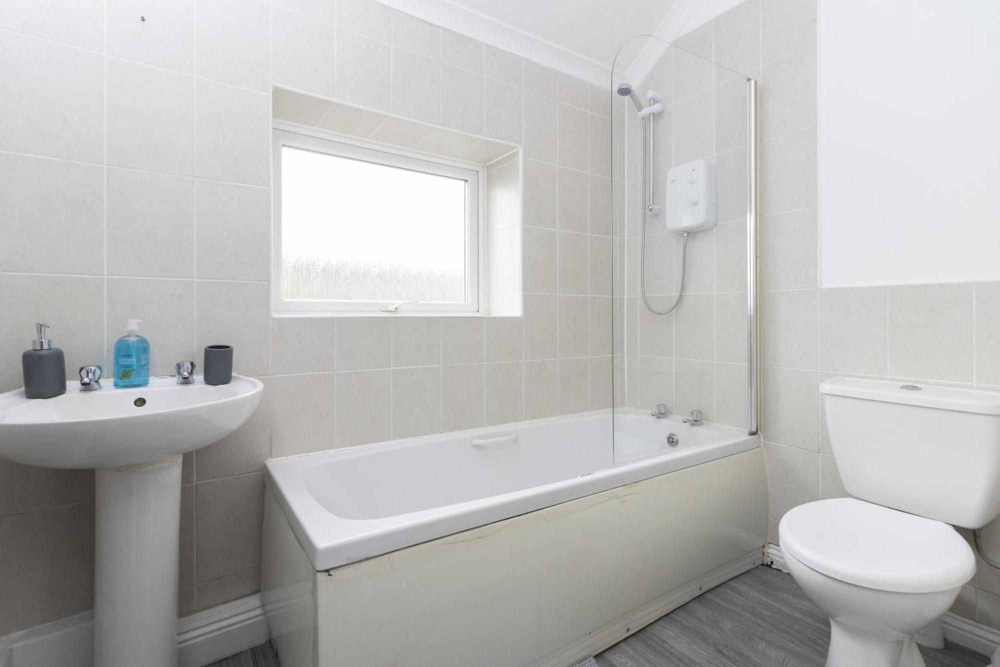 Апартаменты Alexandra - Large 3 Bed Perfect For Contractors, Free Parking, Fast Wifi And Great Value! Плаймаут Экстерьер фото