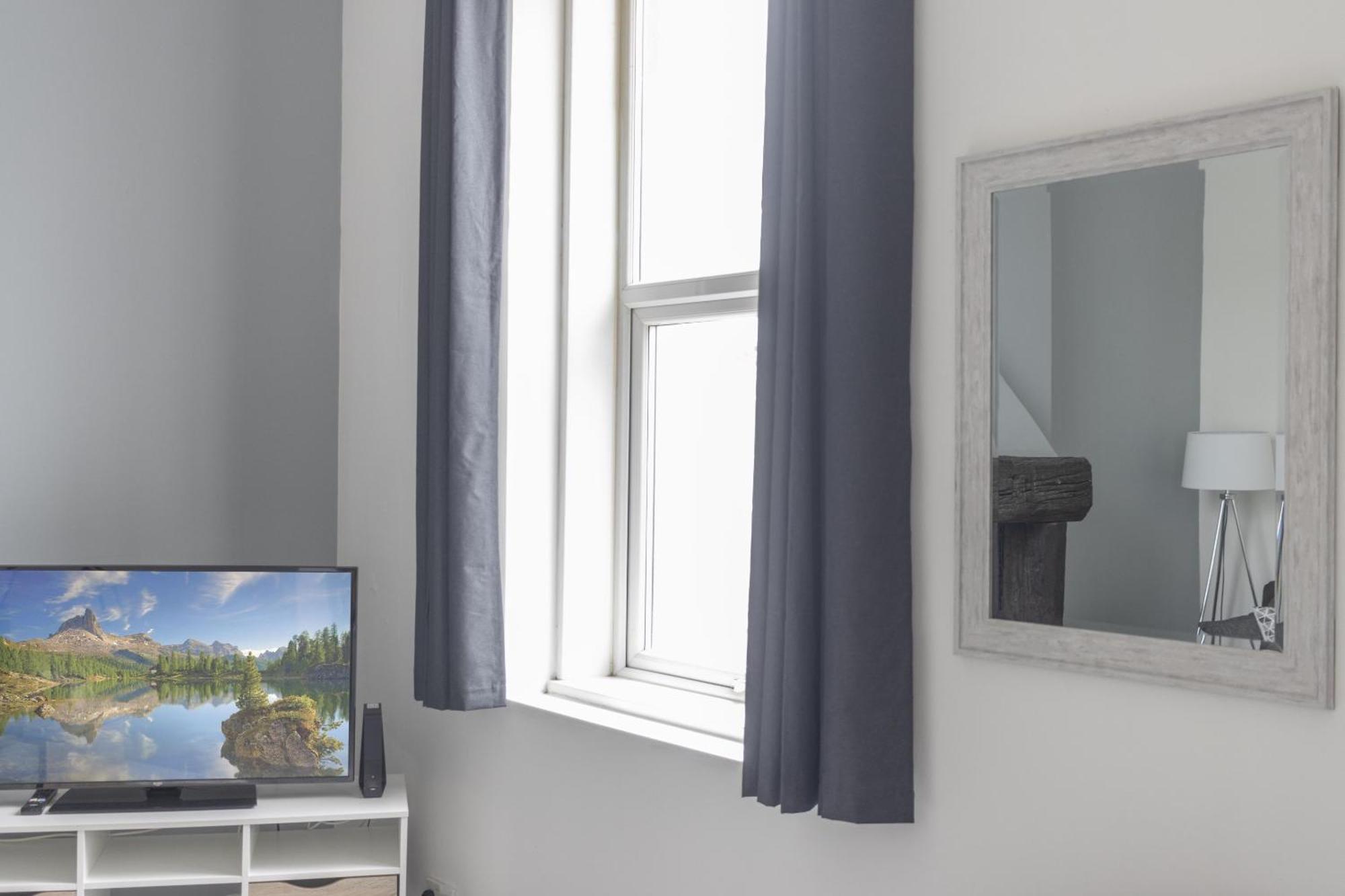 Апартаменты Alexandra - Large 3 Bed Perfect For Contractors, Free Parking, Fast Wifi And Great Value! Плаймаут Экстерьер фото