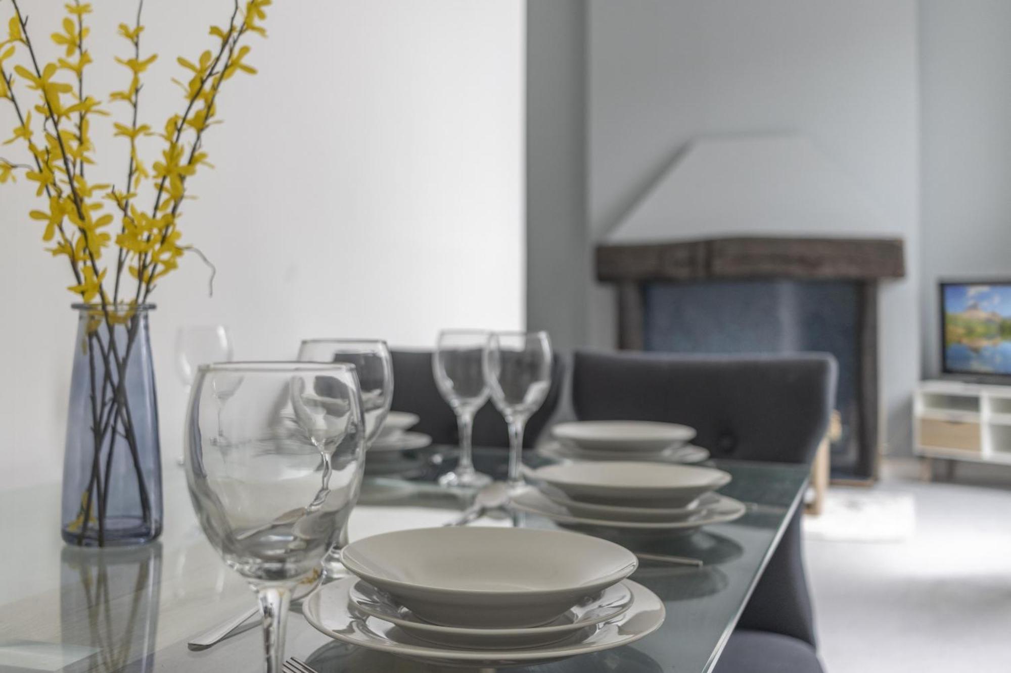Апартаменты Alexandra - Large 3 Bed Perfect For Contractors, Free Parking, Fast Wifi And Great Value! Плаймаут Экстерьер фото